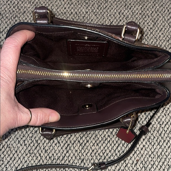 Coach Brown Crossbody Bag with Floral Design measurements in photos - Picture 4 of 13